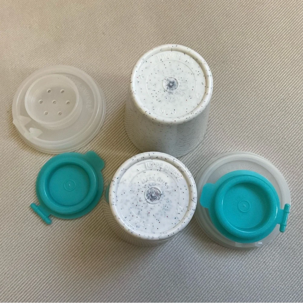 TUPPERWARE SPECKLED MINI MIDGET SALT AND PEPPER SHAKERS NWOT